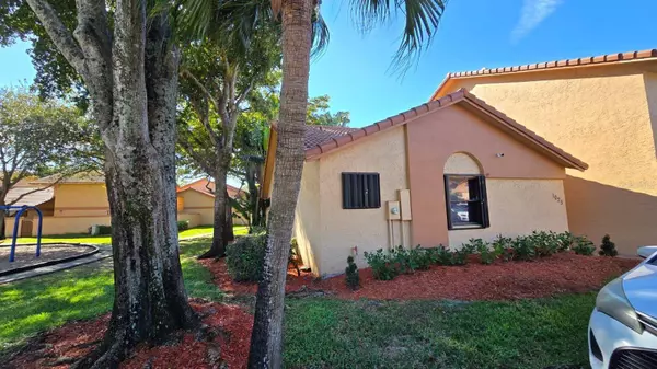 1025 SW 113TH TER, Pembroke Pines, FL 33025