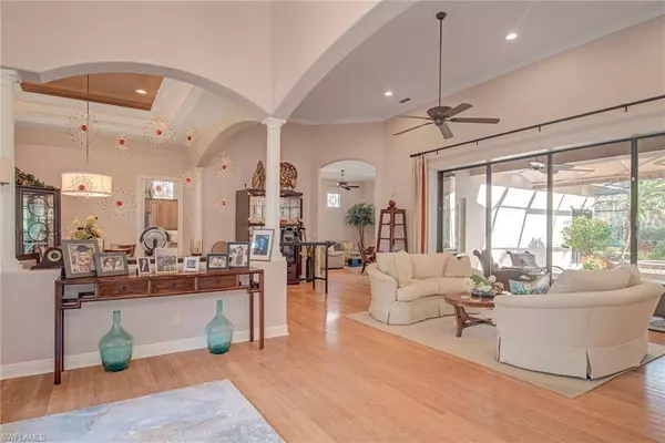 3126 Terramar CT, Naples, FL 34119