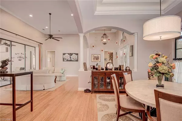 3126 Terramar CT, Naples, FL 34119