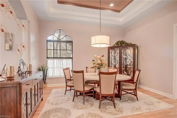 3126 Terramar CT, Naples, FL 34119