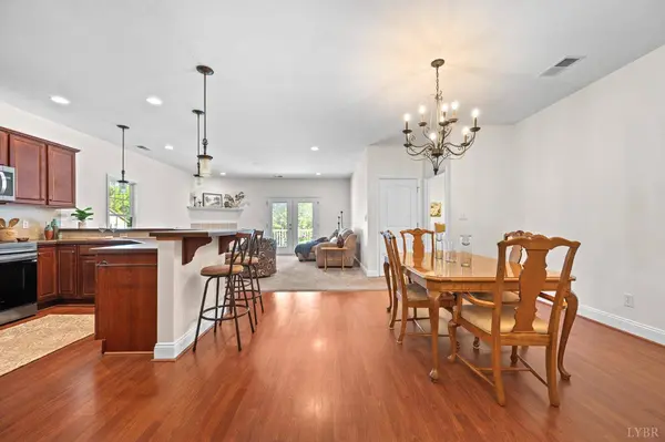 1040 Walnut Crest CT, Bedford, VA 24551