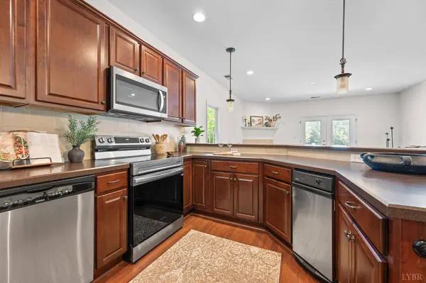 1040 Walnut Crest CT, Bedford, VA 24551