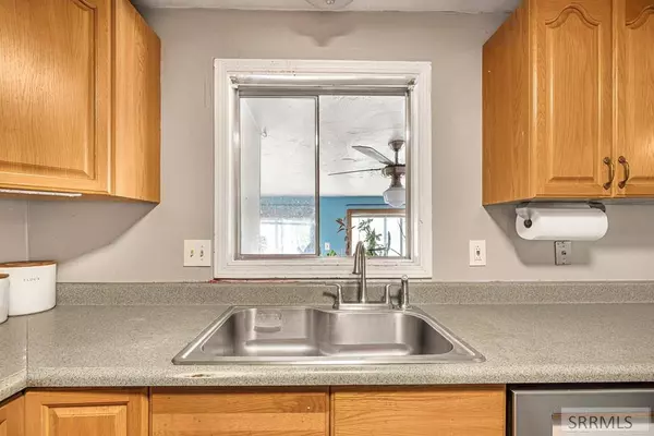 867 Coachman Drive, Idaho Falls, ID 83402