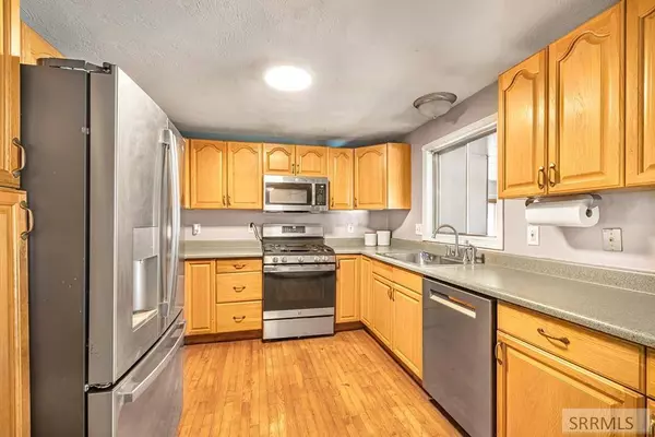 867 Coachman Drive, Idaho Falls, ID 83402