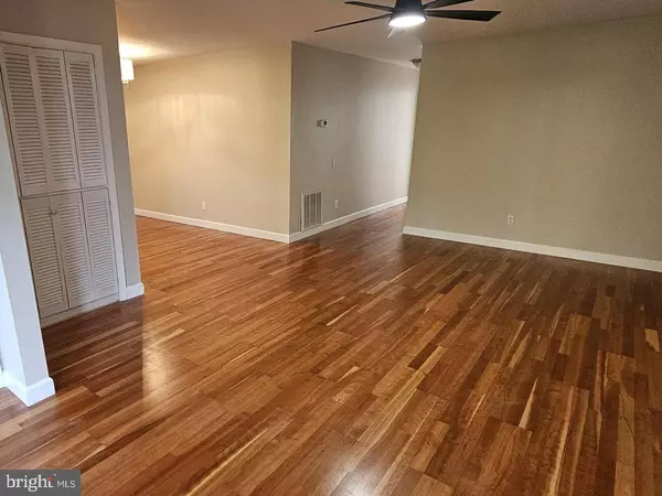 12012 GOLF RIDGE CT #102, Fairfax, VA 22033