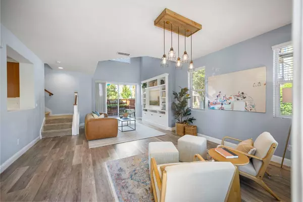 805 Titanium LN, West Sacramento, CA 95691