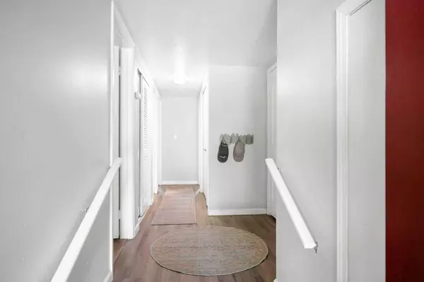 8107 La Riviera DR, Sacramento, CA 95826