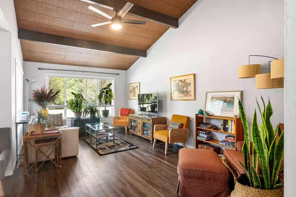 8107 La Riviera DR, Sacramento, CA 95826