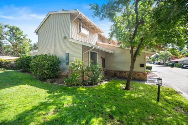 8107 La Riviera DR, Sacramento, CA 95826