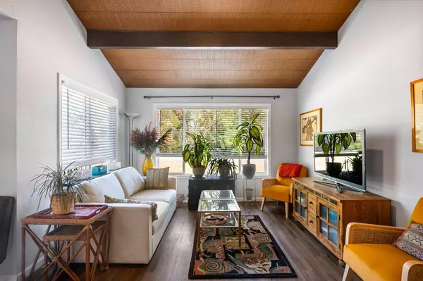 8107 La Riviera DR, Sacramento, CA 95826