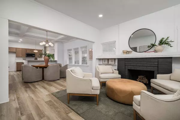 3279 D ST, Sacramento, CA 95816