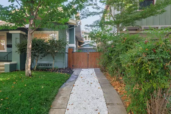 3279 D ST, Sacramento, CA 95816