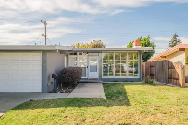 724 Julian DR, West Sacramento, CA 95605