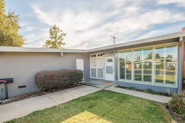 724 Julian DR, West Sacramento, CA 95605