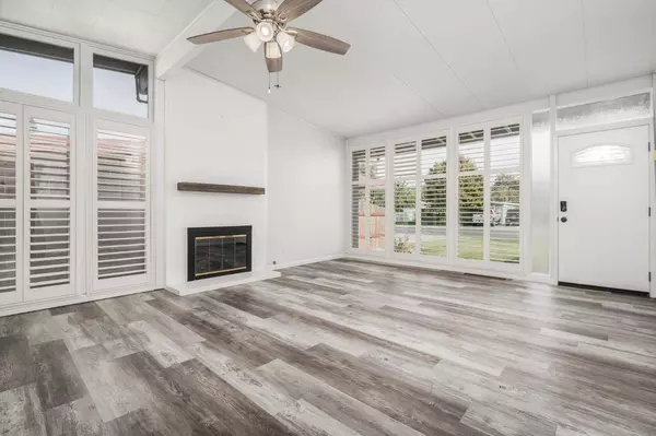 724 Julian DR, West Sacramento, CA 95605