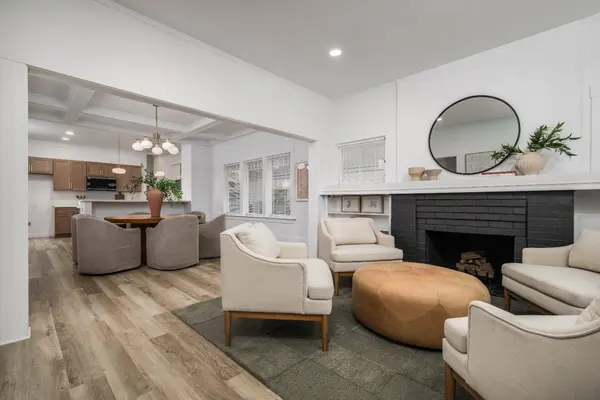 3279 D ST, Sacramento, CA 95816