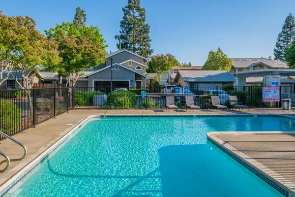 4749 Courtland LN, Carmichael, CA 95608