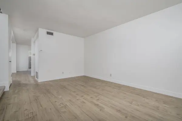 123 Fairgrounds DR, Sacramento, CA 95817