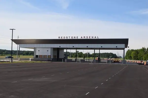 Living Near Gate 9 or Gate 1: Planning Your Redstone Commute