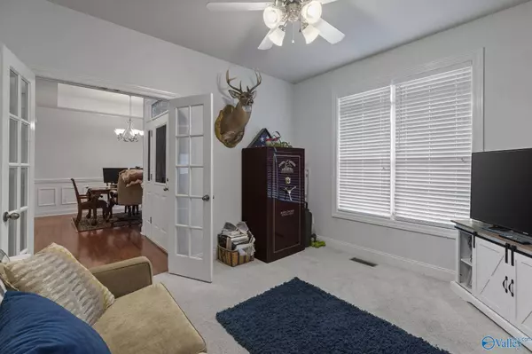 230 Twin Lakes Drive, New Market, AL 35761