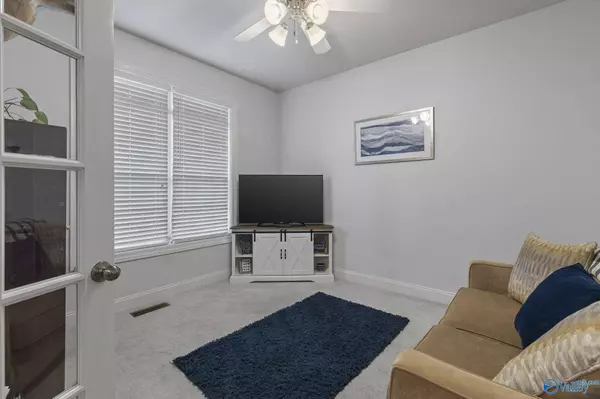 230 Twin Lakes Drive, New Market, AL 35761