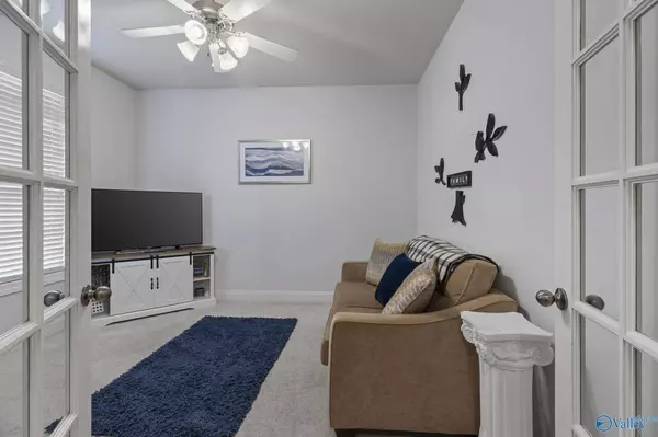 230 Twin Lakes Drive, New Market, AL 35761