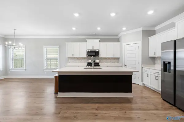 12506 Whitcomb Circle, Athens, AL 35613