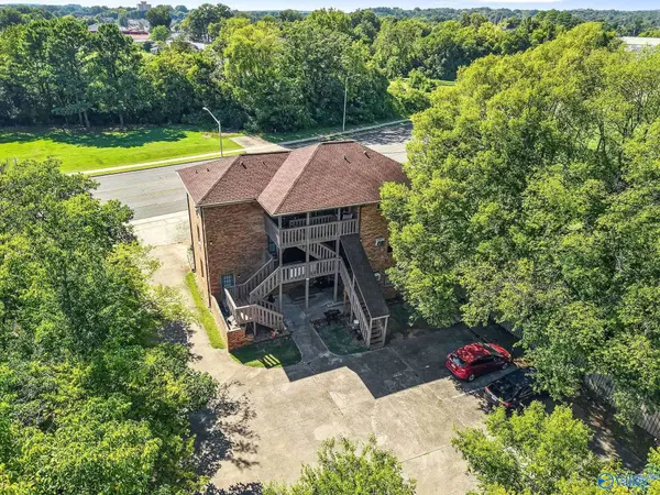 800 Hundley Drive NW, Huntsville, AL 35801