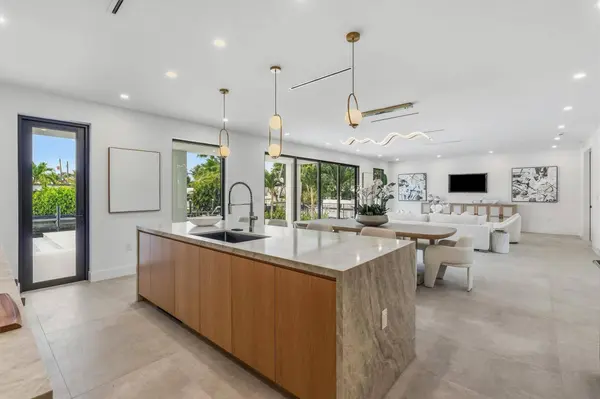 1113 Avocado ISLE, Fort Lauderdale, FL 33315