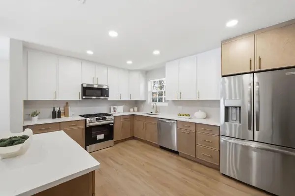 5611 NE 16th AVE, Fort Lauderdale, FL 33334