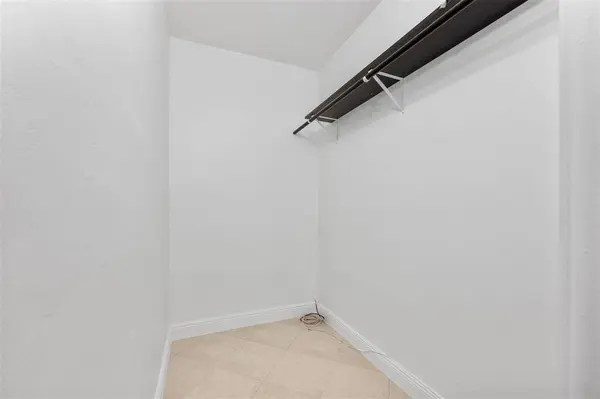 815 Middle River DR #115, Fort Lauderdale, FL 33304