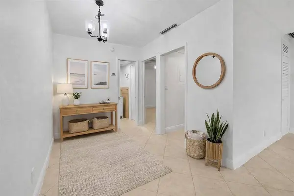 815 Middle River DR #115, Fort Lauderdale, FL 33304