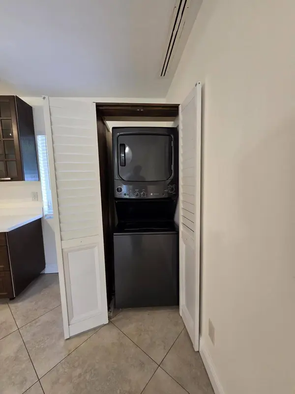 2016-2018 NE 14th CT #2018, Fort Lauderdale, FL 33304