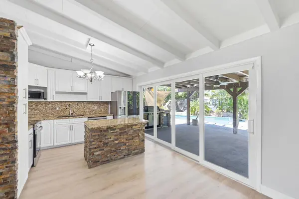 2549 Flamingo LN, Fort Lauderdale, FL 33312
