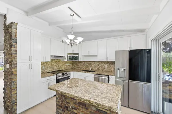2549 Flamingo LN, Fort Lauderdale, FL 33312