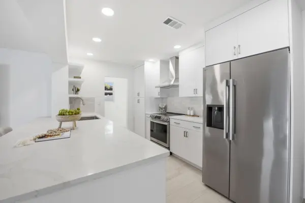 5621 NE 16th AVE, Fort Lauderdale, FL 33334