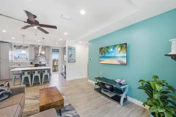 937 SW 17TH ST, Fort Lauderdale, FL 33315