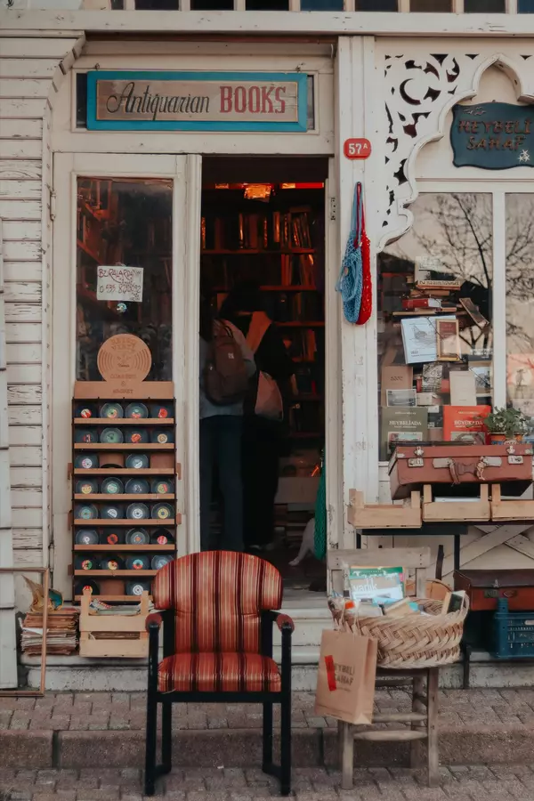 Antiquing in the Lowcountry: A Time Traveler’s Guide