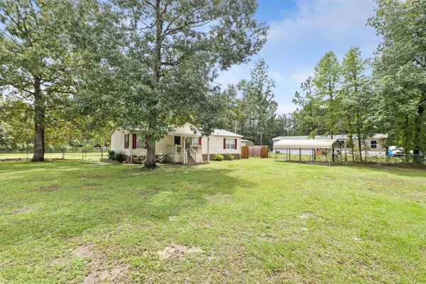 123 Sandy Oaks Ln, Cross, SC 29436