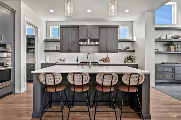 2501 N Rivington Pl, Eagle, ID 83616-7644