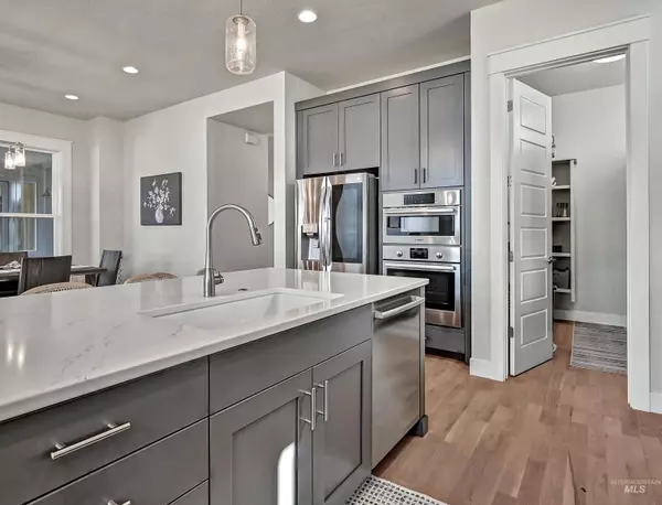 2501 N Rivington Pl, Eagle, ID 83616-7644