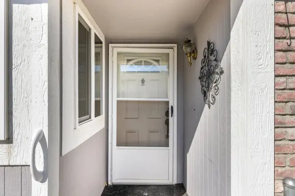1907 W Flamingo Ave, Nampa, ID 83651