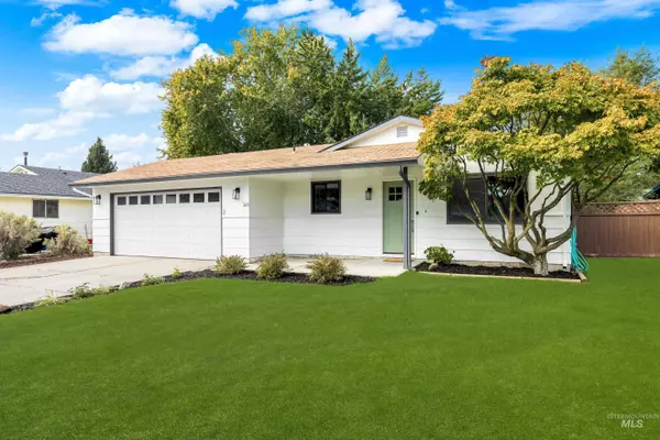 323 S Harlan Pl, Eagle, ID 83616