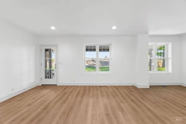 2141 W Beacon Light Rd, Eagle, ID 83616