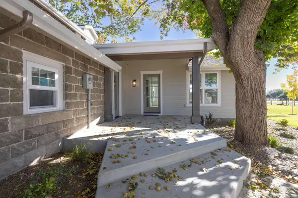 2141 W Beacon Light Rd, Eagle, ID 83616