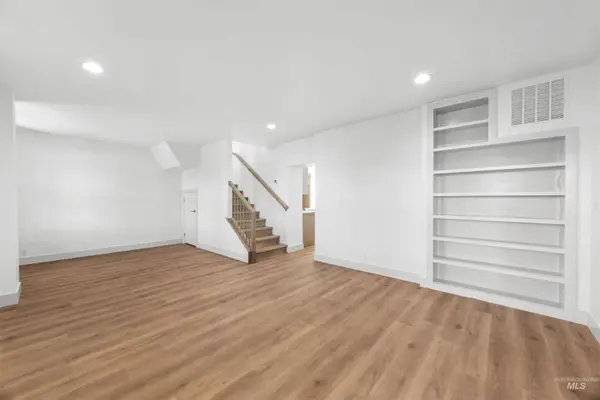 2141 W Beacon Light Rd, Eagle, ID 83616