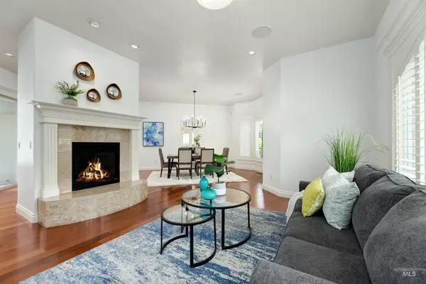 1450 E Covey Run Ct, Eagle, ID 83616