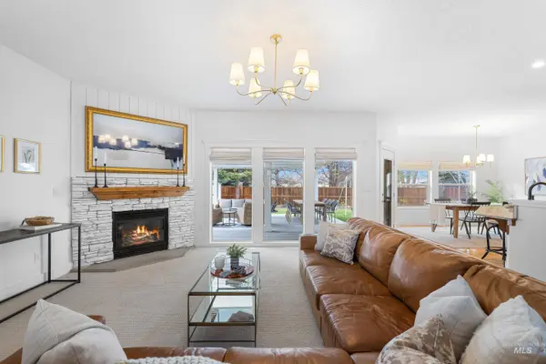 917 N Caledonia Pl, Eagle, ID 83616
