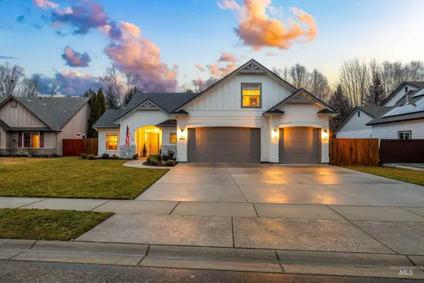 917 N Caledonia Pl, Eagle, ID 83616