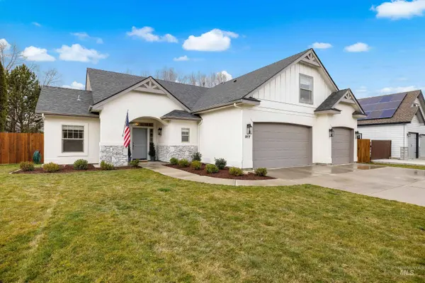 917 N Caledonia Pl, Eagle, ID 83616
